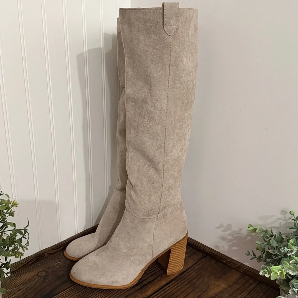 NWT Vici Saint Soft Sueded Tan Block Heel Knee-High Boots
